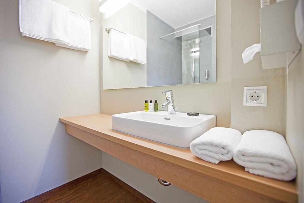 Sebcity Hotel Ellwangen Ruang foto